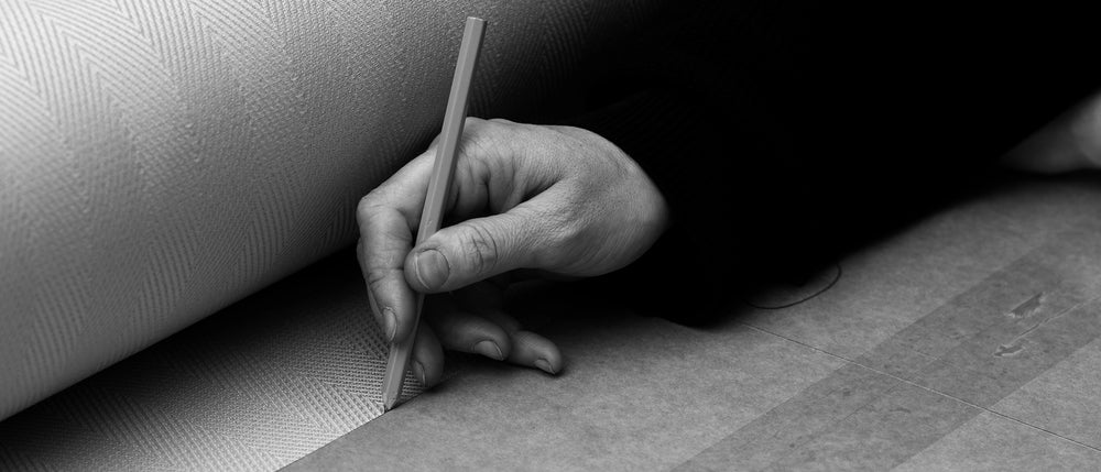 Die Sitze werden in unserer Werkstatt von Hand über Kaltschaum gepolstert.
