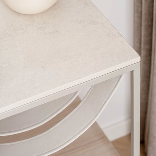 Table de chevet Iris - Beige - Cuir Sand - Dekton Lunar