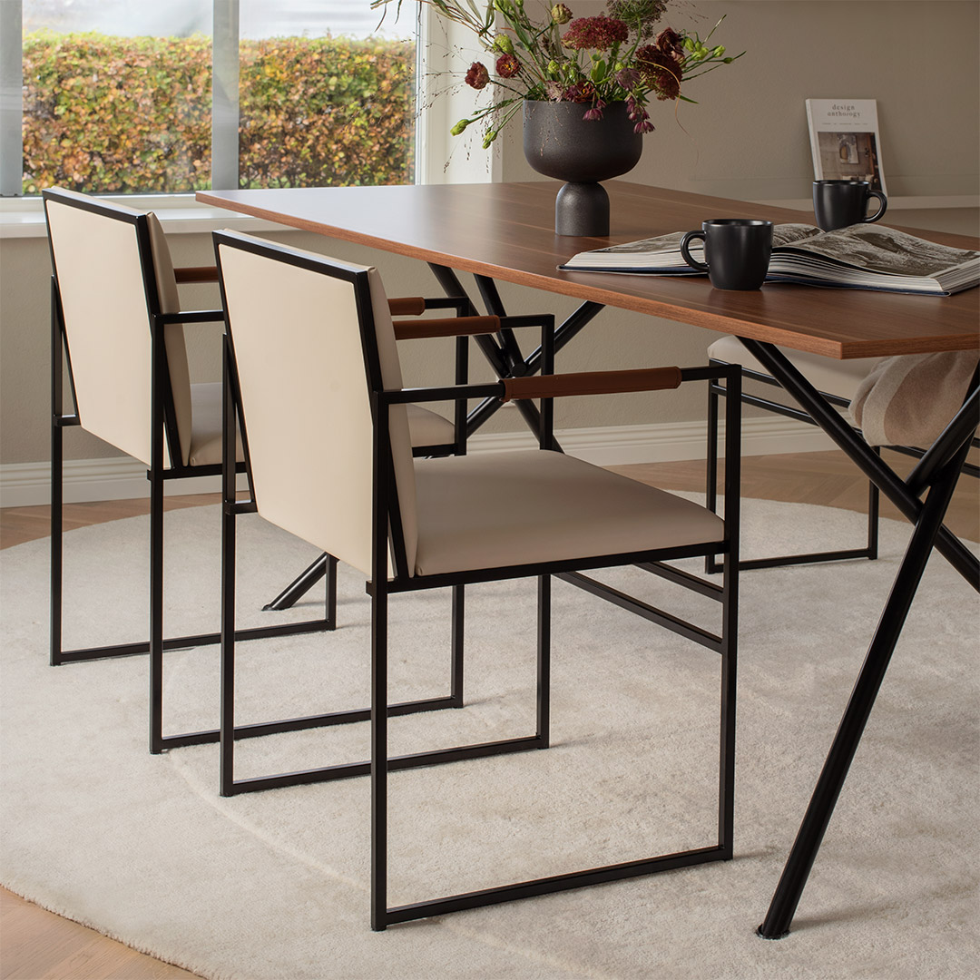 Sella dining chair | Melker dining table